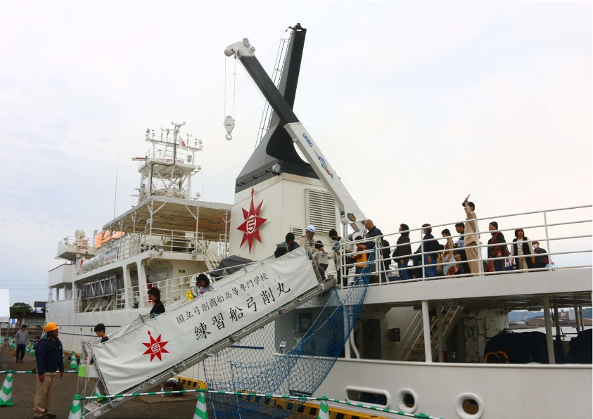 訓練船「弓削丸」による体験航海